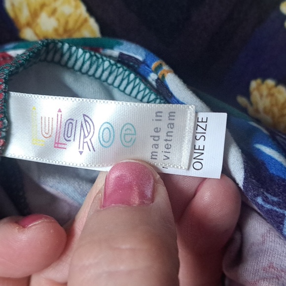 Bundle of 3 LulaRoe Different Pattern Leggings.. Size One Size - Picture 2 of 2